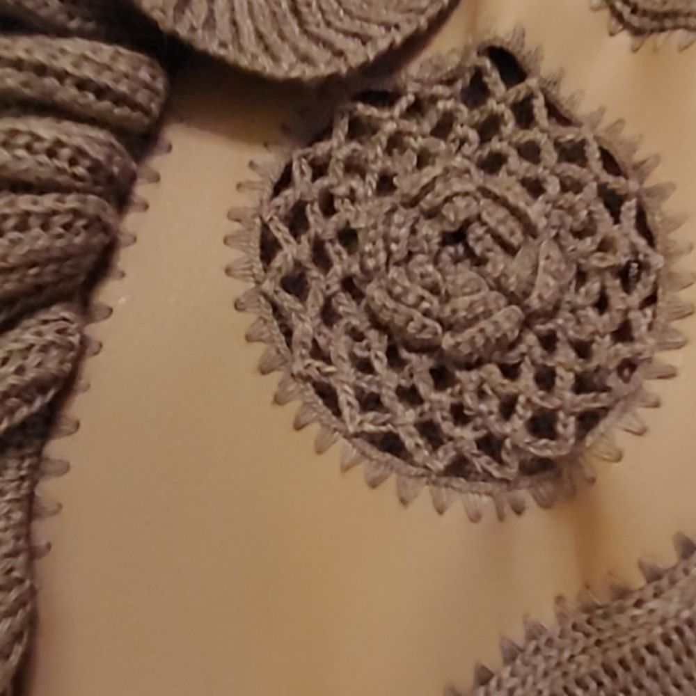 Sweater - Picture 8 of 8